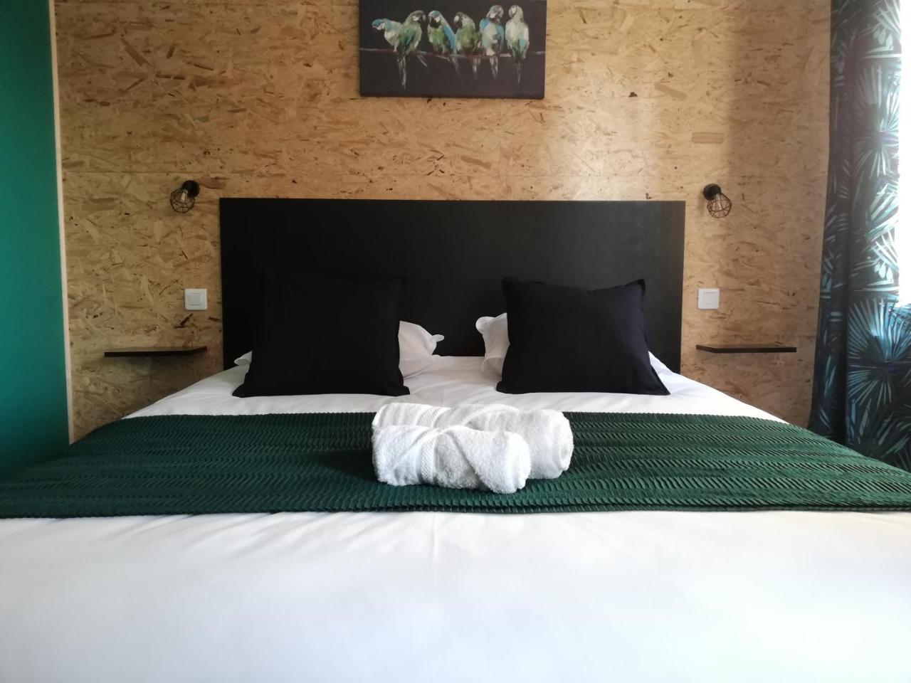 L'Angely - Chambres D'Hotes Niort Exterior foto
